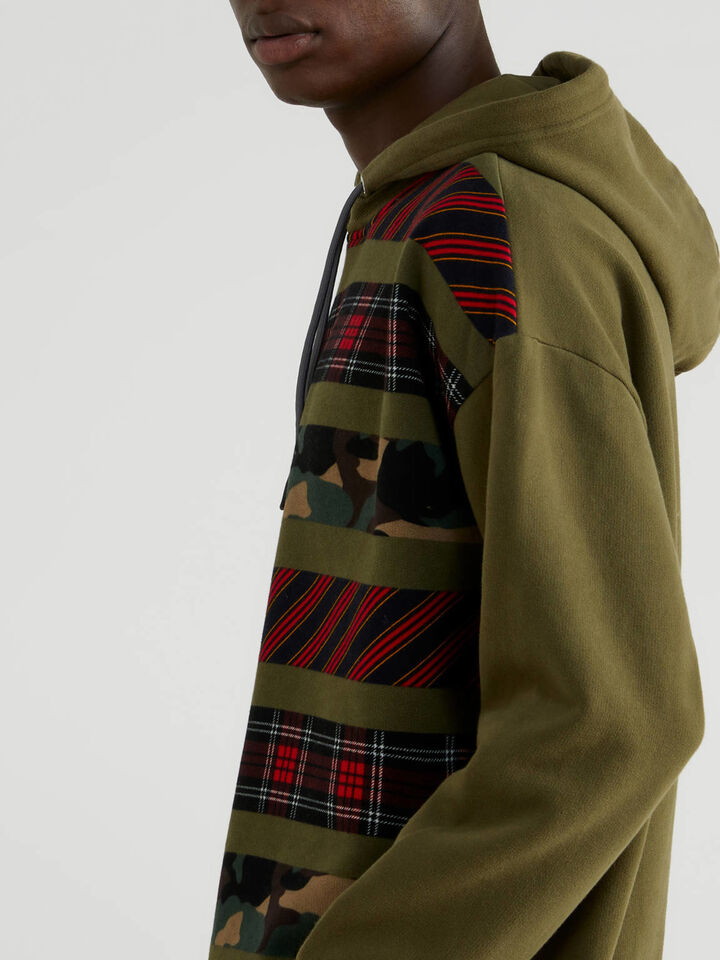 Sweatshirt with front print Men image number 2